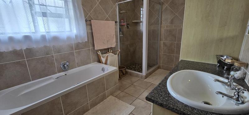 3 Bedroom Property for Sale in Fraaiuitsig Western Cape